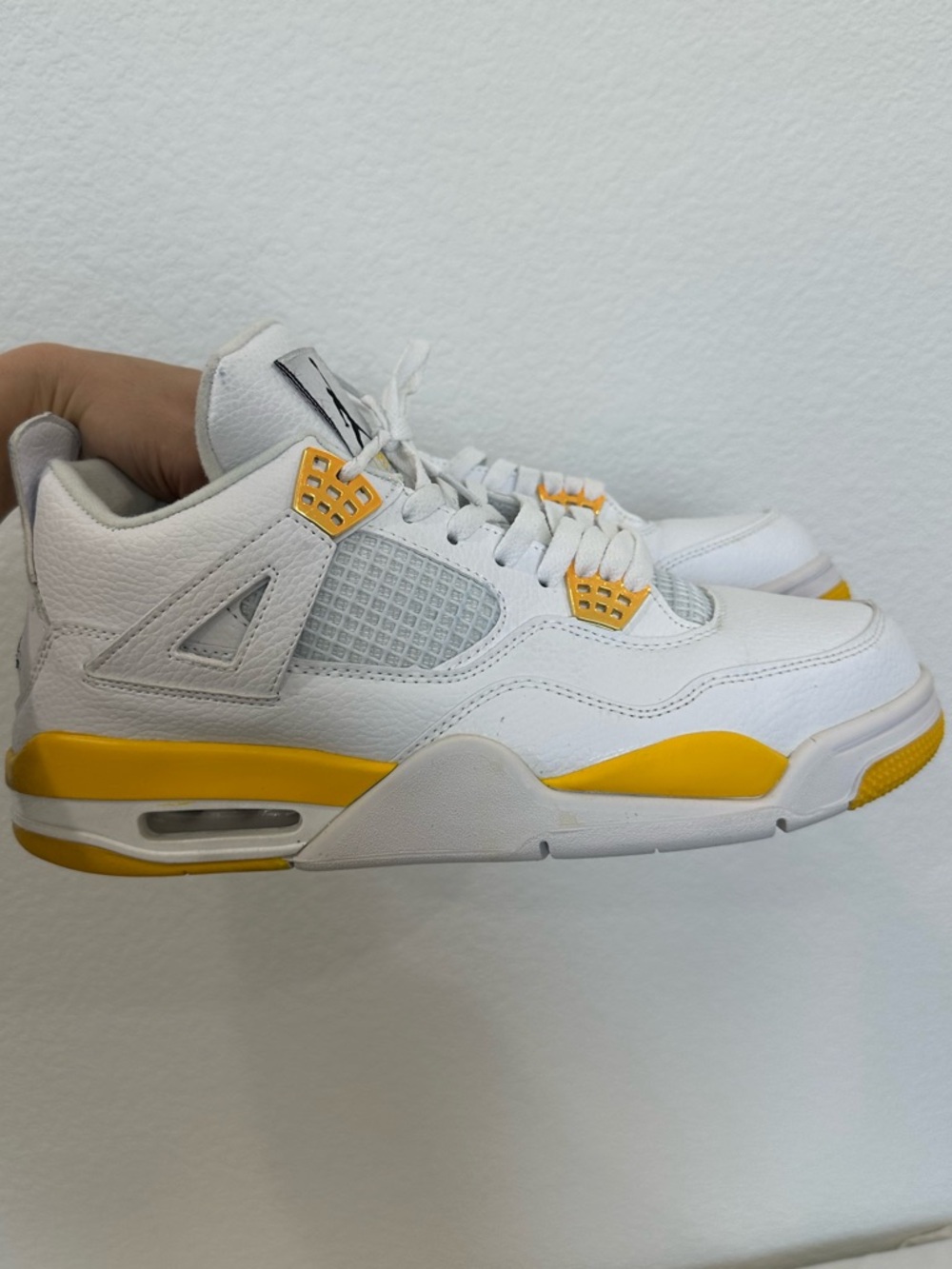 Nike Air Jordan 4 Retro White Yellow “Lightning” Men’s Size 11 Sneakers